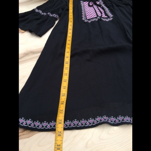 She and Sky off shoulders tunic/blouse crochet - Picture 5 of 6